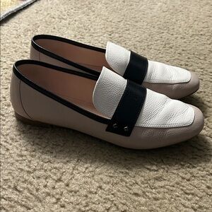 Kate Spade Pebbled Leather Marina Beige/Black/White Loafers SZ 8